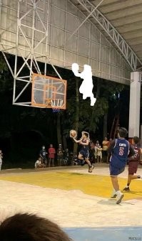 Голимый, криворукий фотошоп.