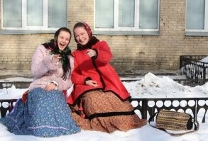 Пьяный мужчина пожалел, что залез на водопад