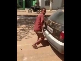 Ага. И еще чпокнула машину. В глушитель