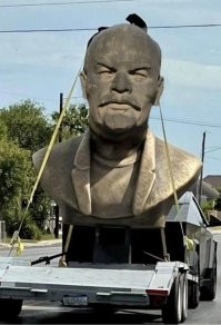 Не ищите здесь смысл. Здесь в основном маразм