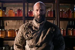 Давайте копать "сверху". 
 Пример МО РФ показал, что все ВОРЫ сидят на верху.
 Там одного взять - вся цепочка видна. Даже знаю здание, где они сидят...