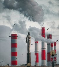 Блин это же как надо изгальнуться было, чтобы с такого ракурса площадь Гагарина сфотографировать