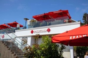 Не ищите здесь смысл. Здесь в основном маразм