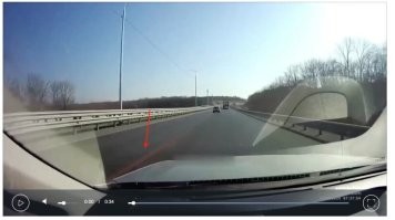 Разметка нанесена красным цветом, а так же установлены временные знаки запрещающие обгон. И вы правы там ремонт дороги.