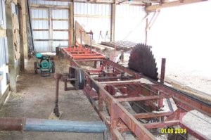 вот пила. А то декорация.