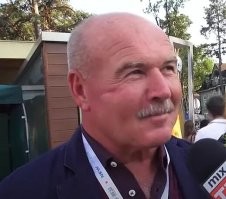 Вот сволочь, сказал бы этот старик...