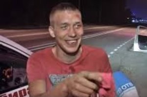 Автопилот Tesla разбил автомобиль. Владелец доволен