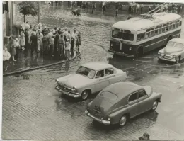 Хочу так же, ехать на мотоцикле по луже