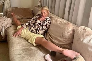 Вызывающее виляние бёдрами?