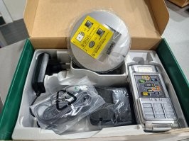 У меня был SE910i, люди иногда спрашивали, ЧТО ЭТО у вас?? Нравился он мне своим форм-фактором, джог-дайл колёсиком, отстегнув клавиатуру, превращался в подобие нынешних смартфонов. Только камера была УГ- 0,3 мп. Спустя 20 лет захотелось поиграться, подержать в руках, но их почти нет в продаже, те что есть- полный хлам. Случайно нашел на просторах человека, полный комплект, не пользованный, обошелся в 45 руб. Поигрался и положил на полку))