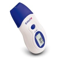 А я, когда с ковидом валялся в больнице, обратил внимание, что там каждое утро и вечер измеряли инфракрасным, но под подбородком, где сонная артерия идет. Довольно точно выходит и быстро. Только лучше несколько раз, если не очень уверен, где артерия идет. И с тех пор так и замеряем в семье. Так и ртутные в итоге сдал от греха. 

А просто электронные что-то вообще не прижились. Какие только не покупал, какие только методики измерения не применят - врут, и бес его знает почему. Три раза измеряешь, три раза раница от градуса и выше. Ну, в общем, и фиг с ними. Инфракрасный и удобнее и быстрее, хоть и дороже. Вот как на картинке примерно в итоге теперь у нас живет