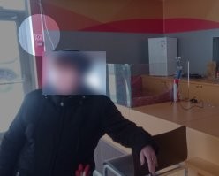 И да, кнопки вешаются именно в свободном доступе. А не для какого-то "спецперсонала".