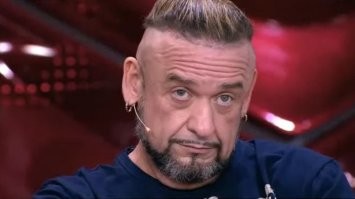 Ну, зачем вы так? Нормальный же парень.