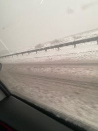 Вот ещё несколько фото как это выглядело и в конце собственно какая была в тот момент трасса.  Ну какая шиповка тут поможет? Те, кто ехали по трассе рассказывают что даже 60 км/час и если из колеи чуть в сторону, то сразу сносит. Это неубранная дорога первопричина аварии. А ведь заранее было известно о погоде. Было время даже приготовиться. А ведь это одно из самых востребованных направлений в области. Участок Калининград - Храброво(аэропорт)