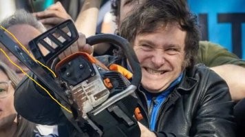 Шина без цепи, что бы псих никого не поранил и сам не поранился!