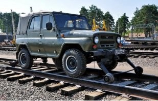 Рельсовый Мерседес для обслуживания железной дороги