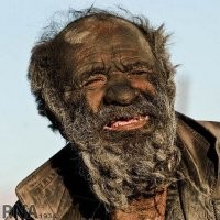 Идеал, которому она стремится.

Не пользовался мылом и водой более 50 лет

Жил в норе в земле и кирпичной хижине

Ел гнилое мясо и пил антисанитарную воду

Кожа была покрыта сажей и гноем