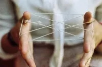 Помню в школе носились с этим фокусом - но как делается теперь убей - не помню.