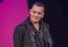 ну да, цветопередача. И томы крузы, и разные джеймсы бонды...