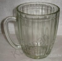 Полезные вещи, а нам дамы в один год, кружки пивные советские, из запасов общепита дарили.