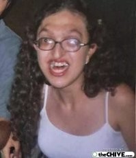 Меня троллят за то, что я встречаюсь с «12-летним ребёнком». Недоброжелатели глазеют и кричат на нас, но нам всё равно