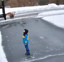 А вот интересно.. Скажите, знатоки спорта, это как, засчитывается за успешный бросок или нет?