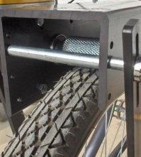 Интересный велосипед. С фрикционным приводом на колесо.