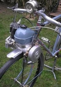 Интересный велосипед. С фрикционным приводом на колесо.