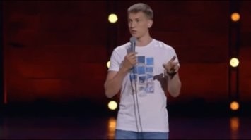 Почитал про аресты карт и тд .У жены за 12 копеек были проблемы.На работу писали-жаловались директору за не уплату.  Только платит мы не могли.Долг висит а за что и куда переводить реквизитов и пояснений нет.
Я закрывал ИП долг был 4 рубля. Прислали конверт метр на метр (Бумаги на 10 р)

 ЗЫ
Сайт вроде бы развлекательный?
Мысли вслух.  Вопросы от зануды)))) Штрафов нет у меня.
А если в принципе  заглянуть чуть глубже.  Никто не умер,не кого не убили никто не пострадал а штраф на ровном месте 700 к. Из воздуха.  Сами придумали,сами решили 
 Я понимаю за скорость, могут пострадать люди и тд но я например не понимал наказание за ;Ремень;   Я всегда пристёгиваюсь  (Да и машина пищит, затычками щеколду не затыкаю)   Но ремень не пристегнул.МОжет я не хочу? Почему я обязан? Кому я обязан и зачем? А если мне проехать 15 метров?  Вот всегда это интересовало.
90% Что один магазин и например второй метров через 30-150.  МНе сильно обязательно пристегиваться на 20-50 метров езды???Это на сколько нарушение?
Ладно ремень,,,, ;моя безопасность.;  Хотя о моей безопасности только я и думаю)))))
  Знак остановка -стоянка запрещена. Почему она мне запрещена? Ладно дорога узкая .(Хотя почему меня это должно волновать что она узкая? Я тут каким боком)  но остановка например около судов,милиции и тд.Я тут причем? Аэропорт -вокзал?  (Я понимаю в связи с терактами и тд и тп )  но все же.
  Остановка на знаке инвалид.  (Штраф по моему 5000 могу ошибаться ) Ну вроде бы я понимаю что нельзя .Но не категорически же.  Инвалиду можно везде останавливаться? я правильно понимаю?  Т.Е из 5 мест обычных и 1 под знаком он может остановиться на любом из 6 мест?? Или нет?
  Скорость 40.То же как то под вопросом в новых реалиях.(Многоэтажки,школы дед сады не в счет)  .Но в городе где от дороги до домов по 50-100 м в каждую сторону (Привет Краснодарский край.)  Особенно нравится знак 40.Камеры  поле с гектар,конца и края невидно  и пешеходный переход от куста к столбу.
 Тонировка машины  (Я не про в ;ноль; и еще фанера сверху)  Все же понимают что бы гаи видело что внутри машины творится .Не про меня же думают Типа-Я слепой внутри сижу.
 Остановка под проводами.Вы часто видите как провода на машины падают?  Я не разу.(В живую это точно)
 Машину прогревать не больше 5 минут в жил домах.Ну такое себе. Да можете написать типа-Дымит и тд Но как то это сомнительно.Ну если прям окно в метре от машины. (У нас пазики и камазы такие ездиют ,клубы дыма по 3 метра из выхлопной )
 Я не могу помыть или сполоснуть машину около част-двора -Экологи оштрафуют.   С какого перепугу я не могу? Почему? на каком основании? Грязь с машины?. Возле моего двора? Ну бред же.  Резину на дорогах разъедает а тут снежок с арок смыл))))
(То же касается спила ореха которого посадил мой дед. Пол года бегать собирать справки и тд и тп )  к посту вроде бы не относится.  

зыыы  
Не к посту
 Хотя вы знали что если у вас в доме пол например был деревянный и вы положили плитку то надо ---Тадам-- Внести в кодастровую стоимость или как то так.Короче в БТИ оповестить.. Чего бл?  Забор место рябицы сделал из профнастила иди сообщи.  Кому и почему.?   Срать в огород ходил и туалет заполнился (Ну бывает такое ,может кто удивится что он заполняется )  новый в другом месте выкопать надо опять экологов звать или кто там и оформлять его. Я посрать сходить уже не могу в другое место.  (МОжет это как то с страховом случае сыграет я не в курсе.)   
Дверь бл, открывалась слева направо а поставил справа налево.Иди внеси в паспорт.

 Плиту газ поменяли и колонку   .(Не дом снес не сам сделал а просто была "Зануси" серая стала ;Гуси; белая ).20000 к  в горгаз ,переоформить. Чего бл? Чем дороже и импортные тем дороже оформление. Это как вообще? 
Я купил,себе,не они.Не украл а купил,я себе сам.У меня да же чек есть.

 2500 рублей в год за обслуживание газ приборов (Город 400 к население)  допустим делим на 4 человека в доме. 1000 х 2500= ТОлько в моем городе.      С каждого дома по всей России.  Я хочу что бы слесарь приезжал на Ролс-ройсе -Фантом и оставлял мне разводной ключ в подарок.  Я кстати даже не знаю кто должен это все проверять