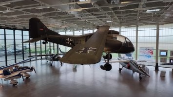 Кстати, кто окажется на юге Германии- может посетить музей Дорнье в аэропорту города Фридрихсафен. Там представлены экспонаты вплоть до современных разработок в аэрокосмической отрасли. Есть и летающие лодки. Многие самолёты можно осмотреть изнутри. Там же в аэропорту можно прокатится на дирижабле( правда дорого-около 300 евро). А музей графа Цеппелина находиться в центре самого Фридрихсхафена прямо на берегу Боденского озера.