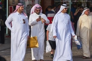 Автомобиль создан в единственном экземпляре и выставлен на продажу не будет©
Ага. Пусть, как коньячок, настоится. Заодно цена настоится тоже. А потом и запульнут на аукцион. 
Благо нефть пока заканчиваться не собирается...