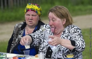 А мадам разбирается в женской дружбе, моё почтение