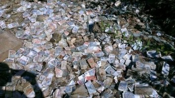 Изменчивость финансовой системы России не позволила бы получить доход. Вы могли бы получили триллион советский рублей и Ваше состояние выглядело бы вот так)