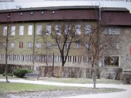 Вот этот Дом офицеров.