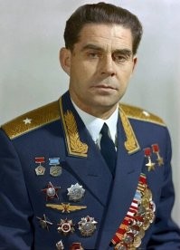 Особо надо отметить Берегового Георгия Тимофеевича, который, единственный, первую звезду Героя и множество других наград получил за боевые действия в Великой Отечественной войне!