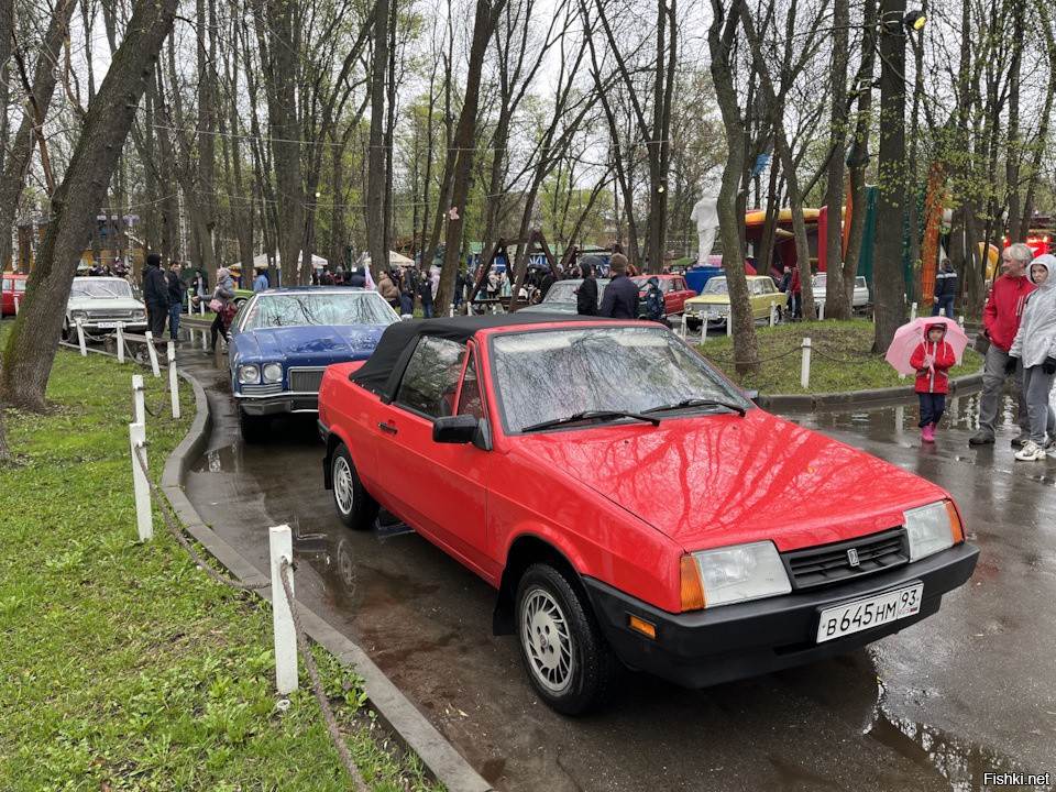 У нас в городе пару лет такая машина ездила ! Но у нас холодно в таких ездить !