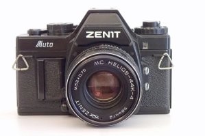 Мой пленочный фотоаппарат. Что-то здесь не увидел. Зенит-Авто
