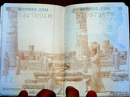 У нас - так. Не знаю, светится ли это в ультрафиолете, не проверяла.