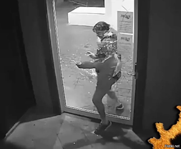 В Балашихе водитель маршрутки случайно заблокировал двери транспортного средства
