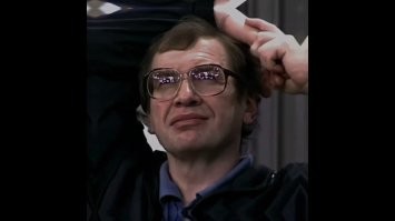 а на Мамонта посадить скульптуру С. Мавроди...и на бивень табличку повесить "МММ"