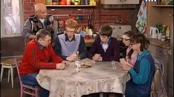 А ночами ее комнатка превращается в ларёк по продаже алкоголя, сигарет и презрвотивов.  Так всегда было.