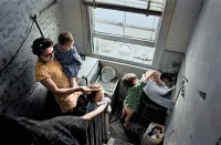 Какая роскошь! Ну разве можно сравнить это архитектурное чудо с какой то хрущёвкой?