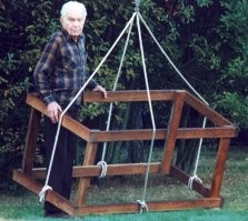 Обыкновенная оптическая иллюзия. 
Ну хорошо, не совсем обыкновенная.