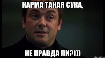 В Казани автовладелец припарковал свою машину прямо у подъезда и на неё обрушился лед