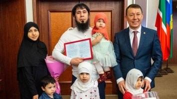 В Нижнекамске получатели бесплатных квартир и жилищных сертификатов от мэрии были особенно колоритные.