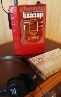 Плеера такого не было, но вот наушники такие были.  
(На фото, кстати, отсутствуют поролоновые амбушюры.)