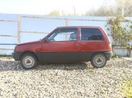 Как ни странно, но Ока получилась дороже "классики". 
Поэтому не очень их много покупали (относительно). 
Проще уже на восьмёрку накопить. 

Да и есть что в Оке дорабатывать. Косяков от АвтоВАЗовцев там много. 
Некоторые решения вообще непонятны. Типа зачем так? 

Но, в принципе, машинка нормальная, если руки приложить и исправить косяки конструкторов. 

Найти сейчас не гнилую и с нормальными документами можно, но сложно и будет довольно дорого (относительно). 
Много машин с проблемами с документами. 
Ну и ржавых-гнилых много. 
Особенно дно и пороги. 
Да и в, не так их много осталось. 

_____________________

У меня есть Ока, если что.