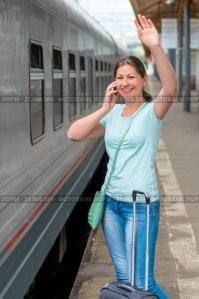 Согласно ГОСТ 9238, по которому строили железные дороги ещё в СССР, а сейчас в России и СНГ, габарит "1-Т" применим для ВСЕХ железных дорог СССР/СНГ. Так что с платформами проблем нет. Станет только удобнее входить в поезд.

Кстати, ширина электричек ещё на 10 см больше.