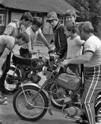 А я картингом занимался.Очень интересно было....