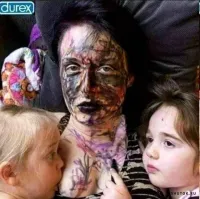 Уставшая и счастливая мама